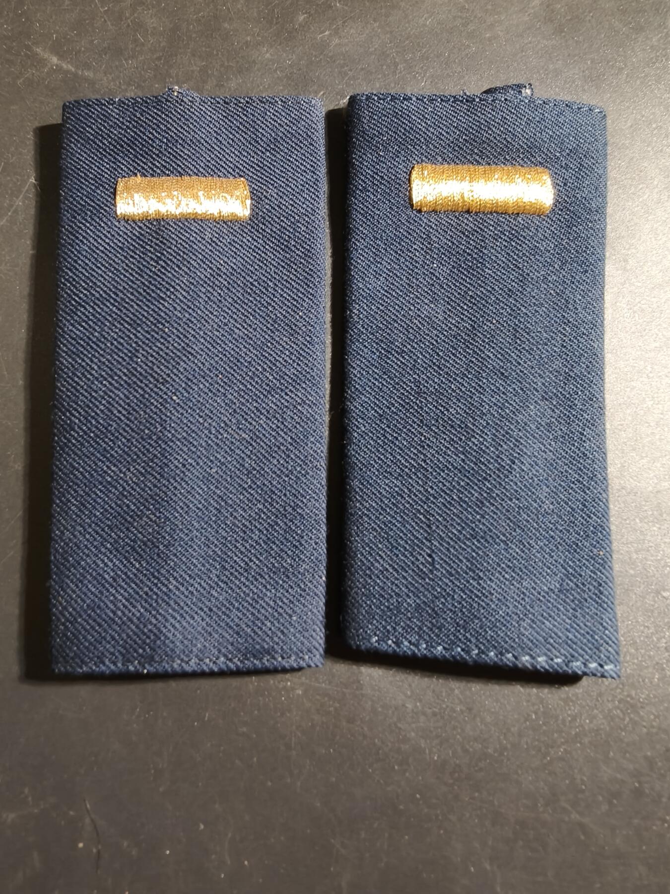 老王徽章第172期 美国空军少尉肩章一组