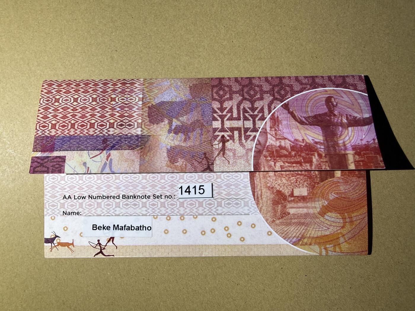 《艾美收藏》第226期-12.28周日外币精品场-蛇年收官 南非兰特一套5张 UNC 2018年曼德拉诞辰100周年纪念钞 AA冠全同号 带册