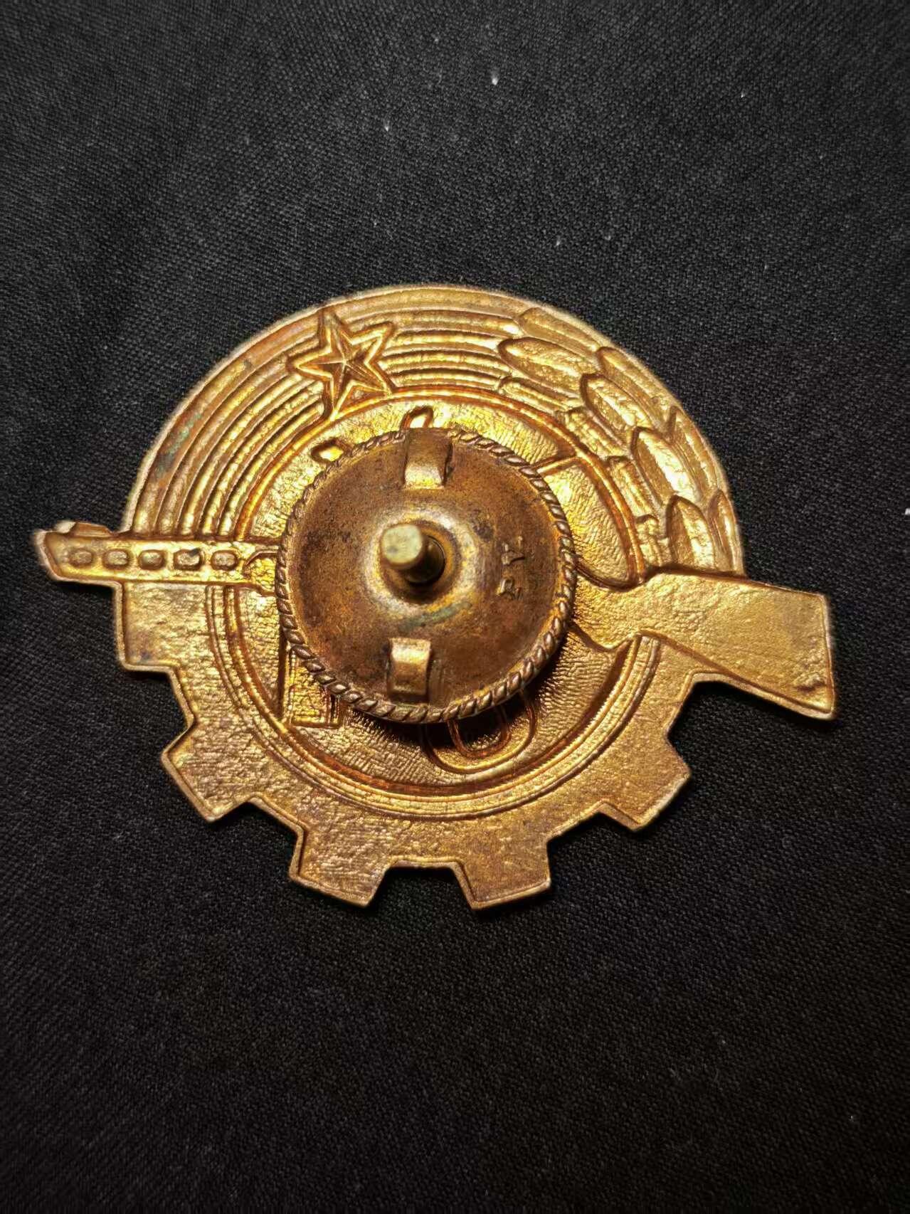 罗岚⭐爱藏⭐甄选专拍第三场-分享拍场赚佣（实体店在建中···） 匈牙利人民共和国人民军志愿服役军人（士官）证章  极早期热珐琅转轮版