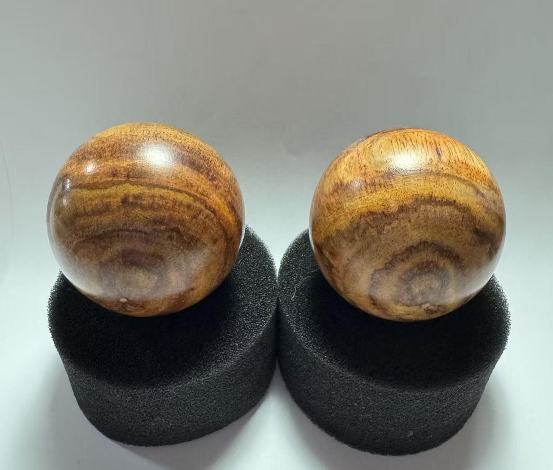 零元拍：  海南黄花梨大手球一对，尺寸：50MM