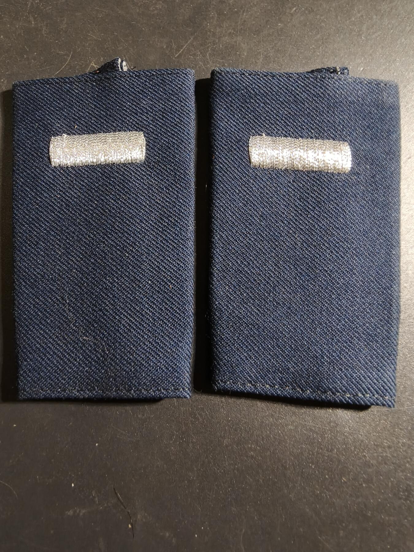 老王徽章第172期 美国空军中尉肩章一组