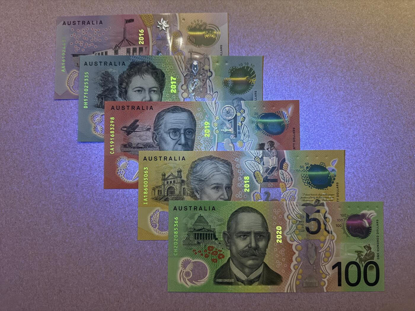 《艾美收藏》第226期-12.28周日外币精品场-蛇年收官 澳大利亚5-100澳元5张 UNC 塑料钞 5元为AA冠