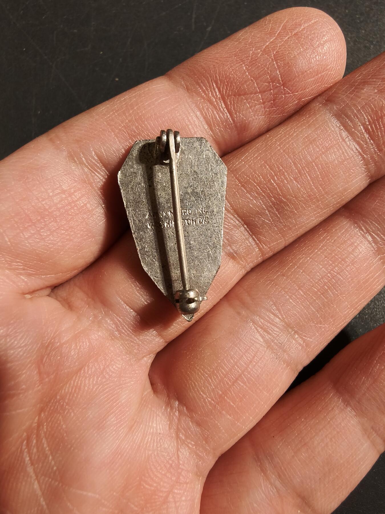 老王徽章第172期 美国陆军二战本宁堡步兵学校证章     二战时期横针版     带厂标