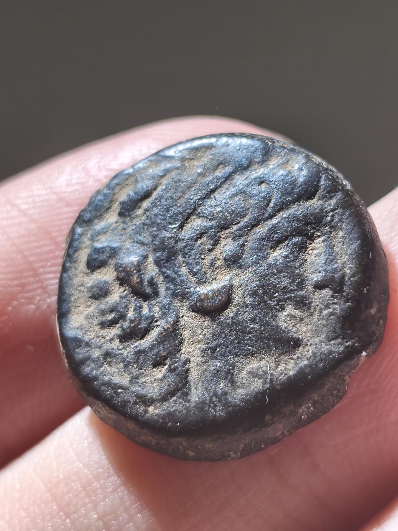 星盘世界钱币2026一月十日新年古典精品大拍 精彩纷呈 少见精品！塞琉古狮皮 亚历山大二世咋比纳斯铜币6.77克 128BC-123BC非常少见类型的铜币 背面胜利女神