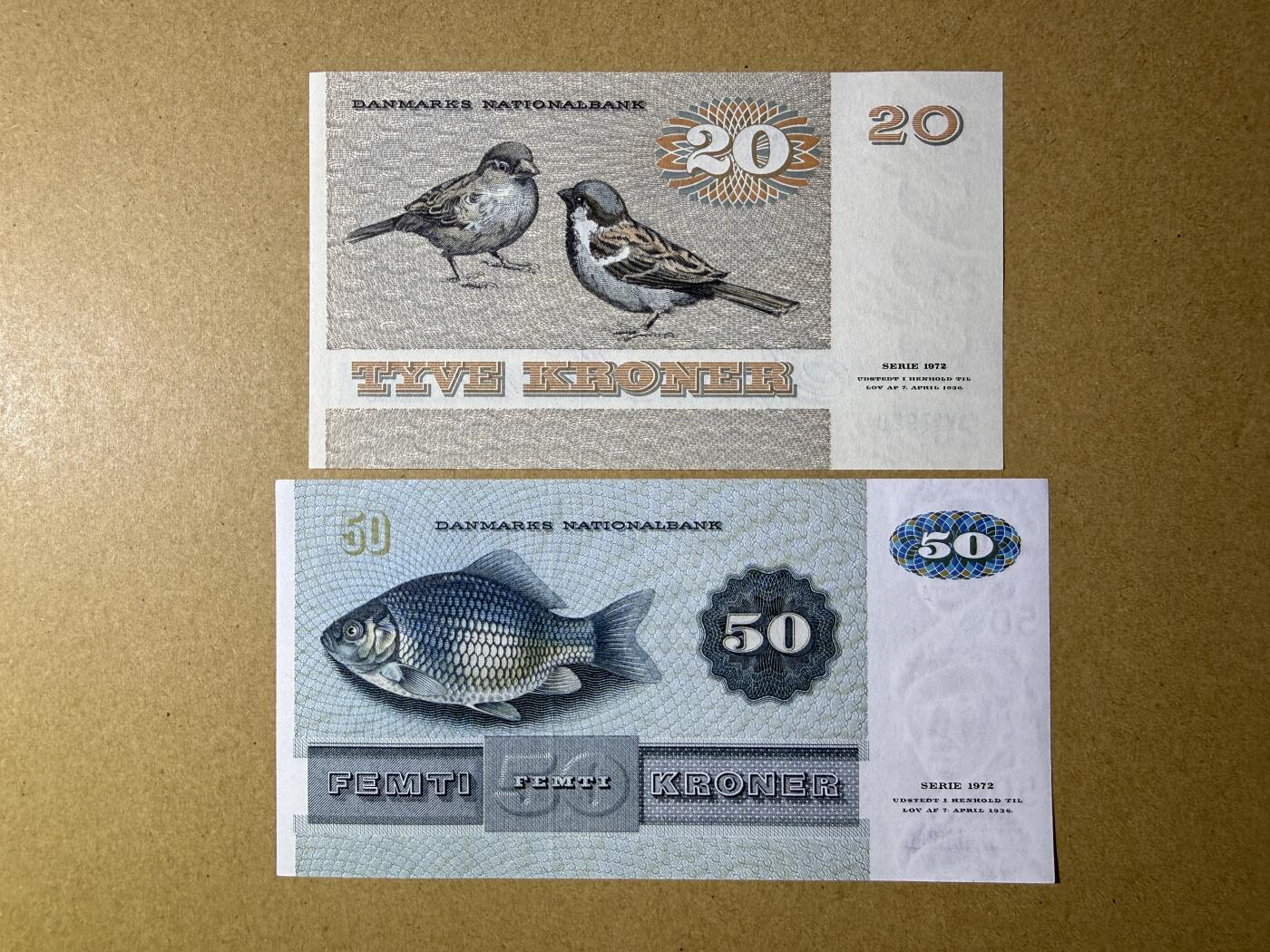 《艾美收藏》第226期-12.28周日外币精品场-蛇年收官 丹麦20、50克朗2张 UNC 动物版