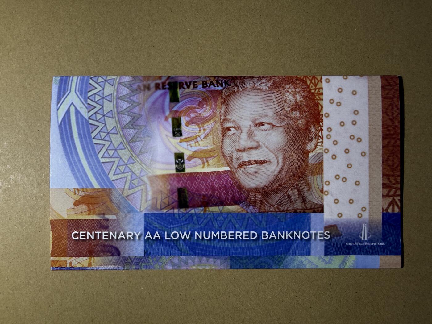 《艾美收藏》第226期-12.28周日外币精品场-蛇年收官 南非兰特一套5张 UNC 2018年曼德拉诞辰100周年纪念钞 AA冠全同号 带册