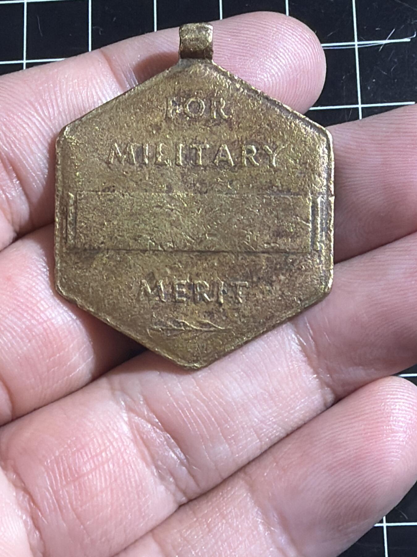 古冰库章牌勋赏收藏0起拍卖 美国陆军功绩章章头