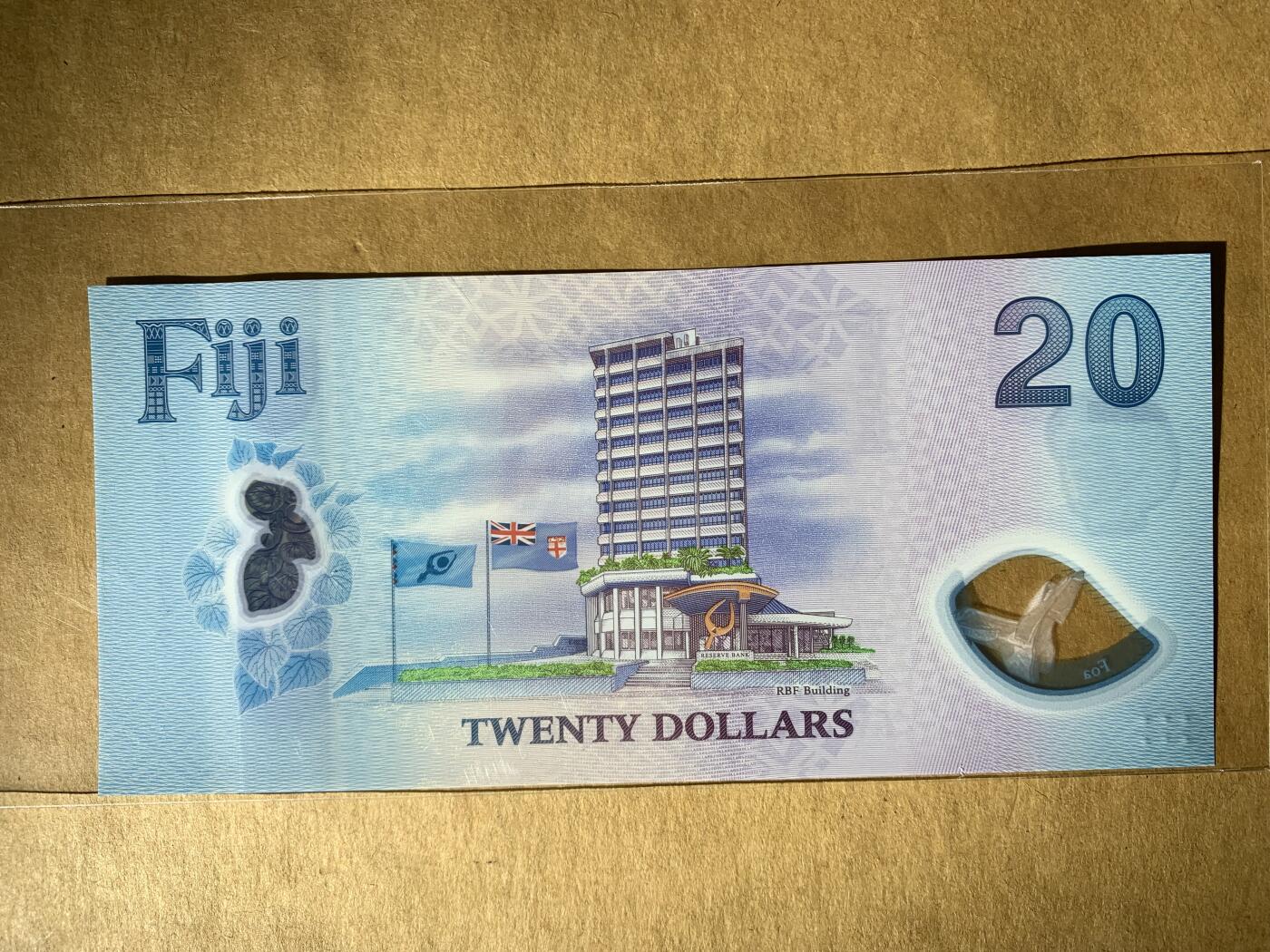 【礼羽收藏】🌏世界钱币拍卖129期 【AA021669】全新UNC 2025年斐济新版20元塑料钞 AA首发冠 无3457尾669 朦胧号