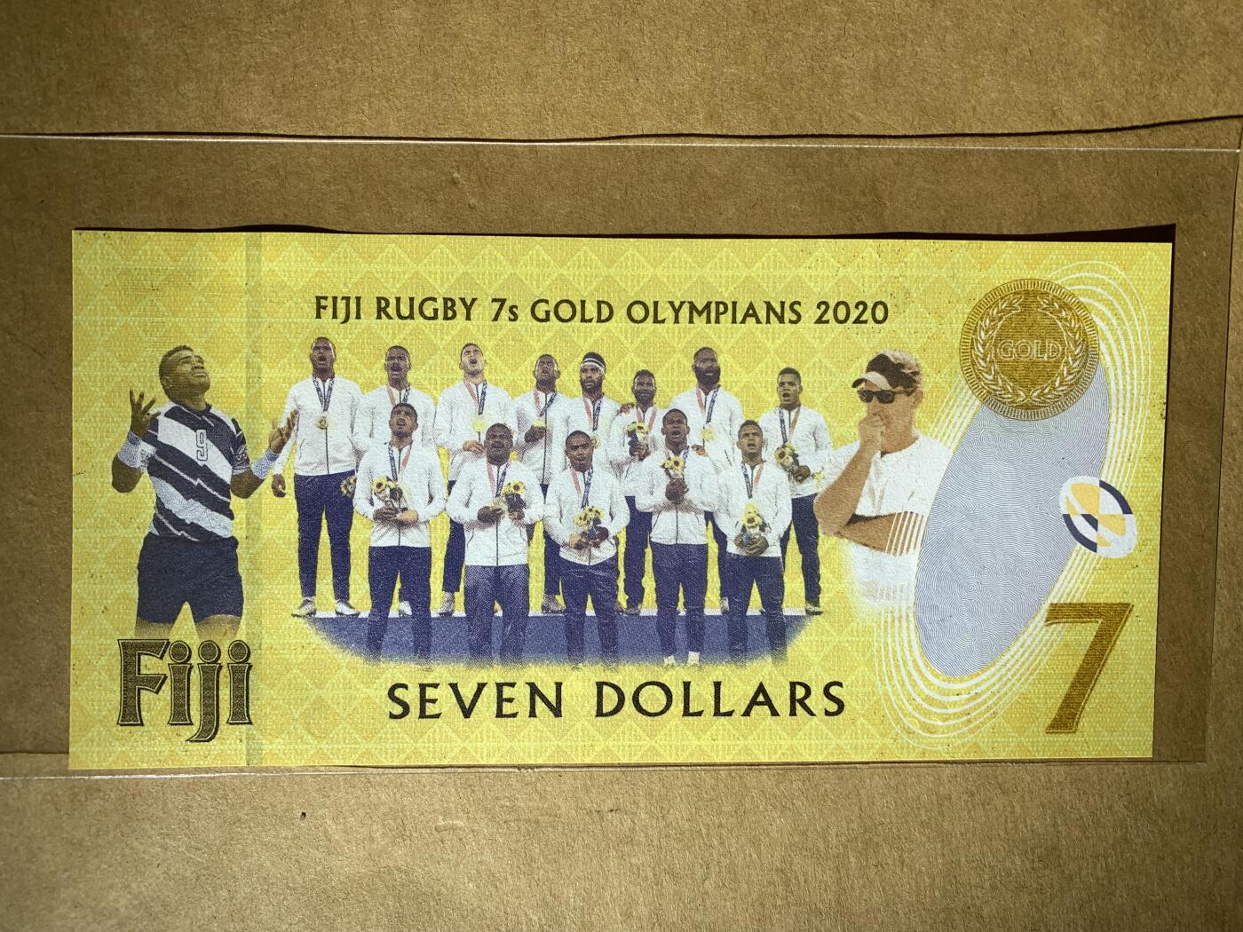 【礼羽收藏】🌏世界钱币拍卖第124期 【FIJ120228】全新UNC 2022年斐济7元奥运橄榄球夺冠纪念钞 纸币 无3457尾8 朦胧号