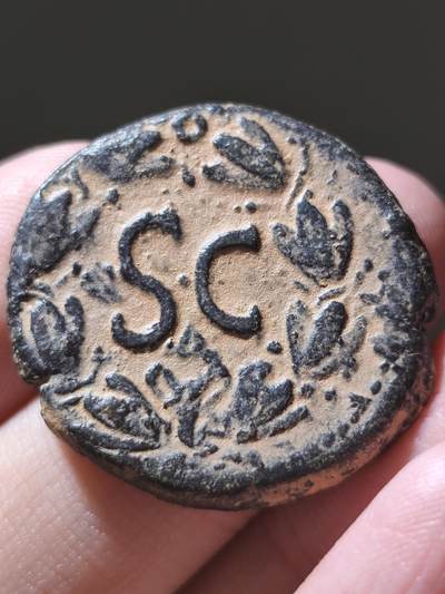 罗马帝国-五贤帝第一名 涅尔瓦 SC - “元老院授权”大铜币15.76g 花环 这种类型铜币可能由中央造币并在地方使用，非常少见的涅尔瓦大铜币，而且很大这一枚，直径最大29毫米