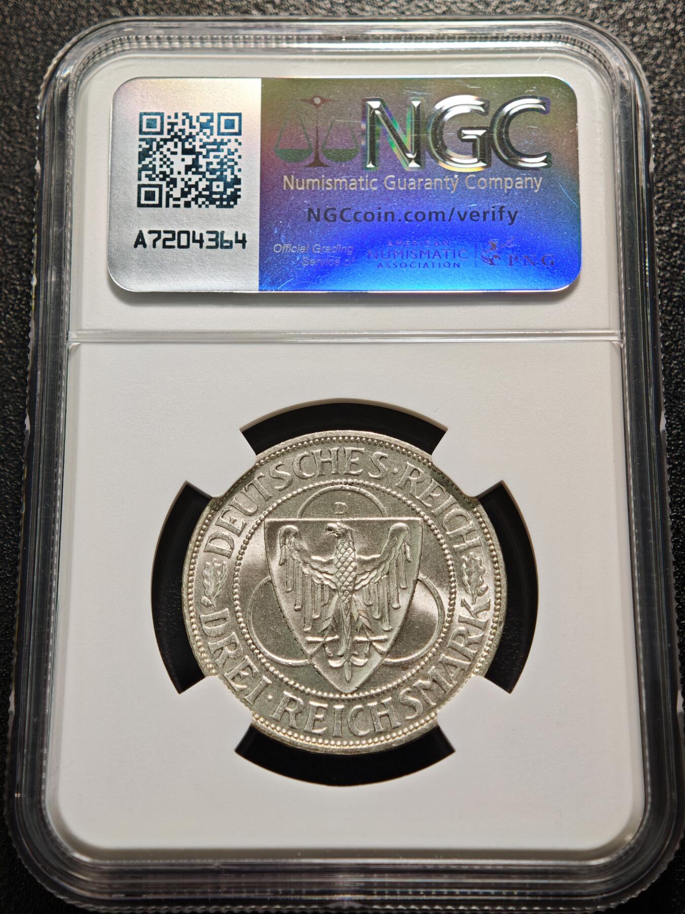 【德藏】世界币章拍卖第159期(元旦专场拍卖) 1930年 德国魏玛共和国莱茵兰非军事化纪念鹰桥3马克银币 NGC MS61 原光十足 币面文字“DER RHEINDEUTSCHLANDS STROM NICHT DEUTSCHLANDS GRENZE”意为“莱茵河是德国的河流，而非德国的边界”，呼应《凡尔赛和约》中莱茵兰非军事化的条款，表达德国对该条款的不满与民族诉求