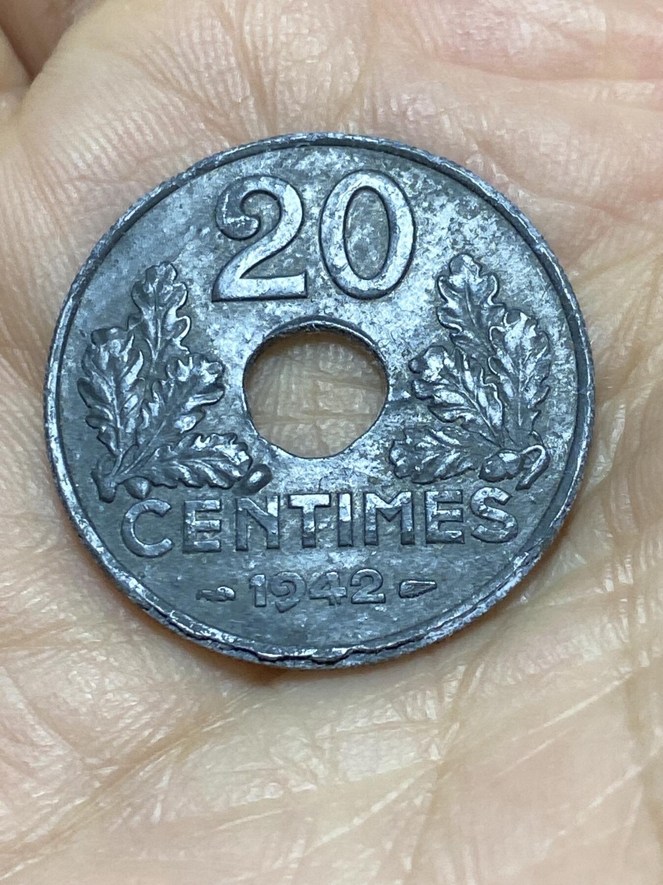 2025年第一百四十三场(总第一百六十九场）外国好品散币场(免佣金) 法国1942年20生丁(维希傀儡政府时期，第二版厚版，仅发行3年)