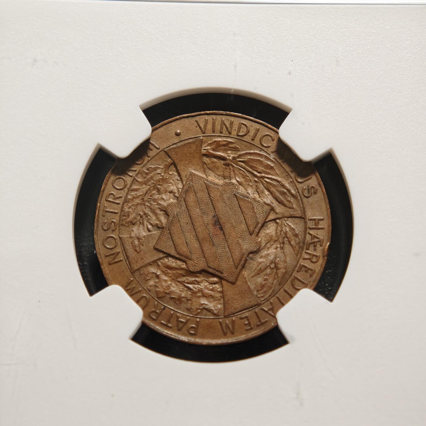 【德藏】世界币章拍卖第159期(元旦专场拍卖) 1900年 西班牙加泰罗尼亚联盟铜质纪念代币 NGC UNC 品相不错 加泰罗尼亚联盟，该组织成立于1891年，是加泰罗尼亚地区兼具文化与政治属性的民族主义团体，旨在捍卫加泰罗尼亚的民事法律与文化自治权