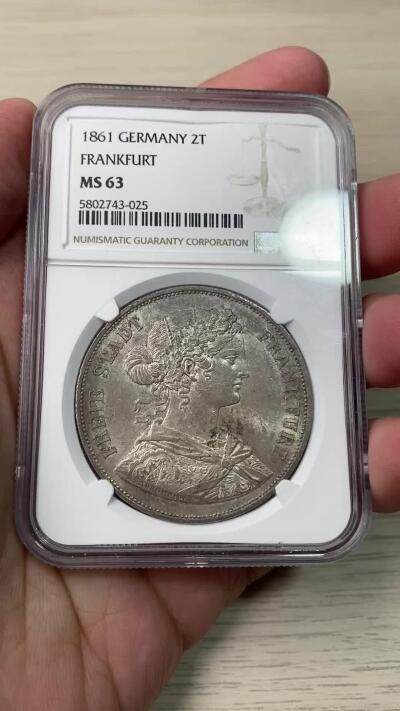 万国钱币拍卖第058期（万国新年大拍） NGC MS63 1861德国法兰克福自由市少女流通2泰勒 法兰城经典品种 原味纸袋包浆状态极其舒适