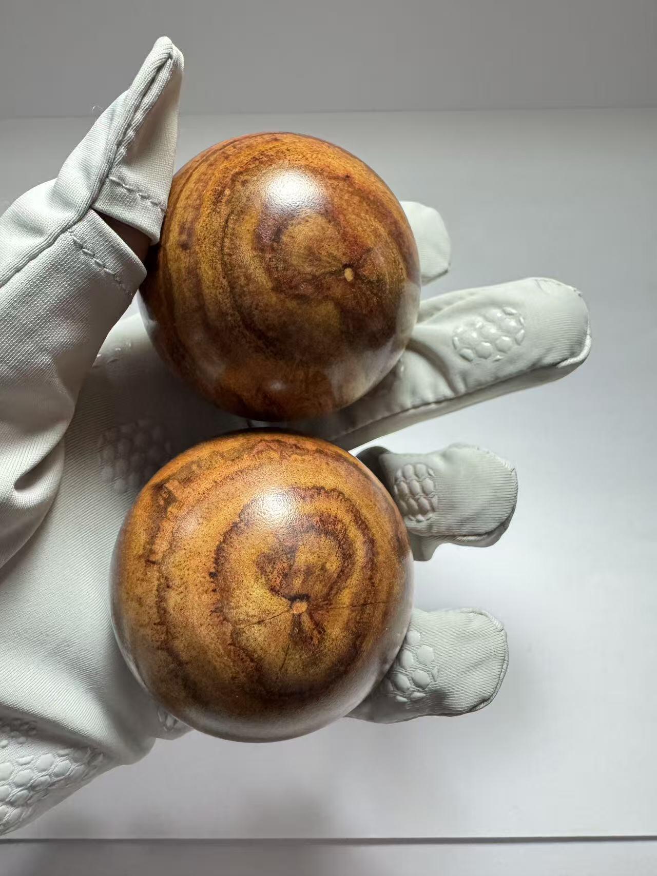 零元拍：  海南黄花梨大手球一对，尺寸：50MM