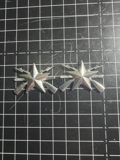 古冰库章牌勋赏收藏0起拍卖 - 领花一对