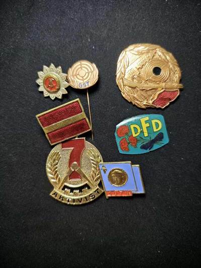 罗岚⭐爱藏⭐甄选专拍第三场-分享拍场赚佣（实体店在建中···） - 民主德国勋赏一组（珐琅青年团证章 工战队射击奖章）