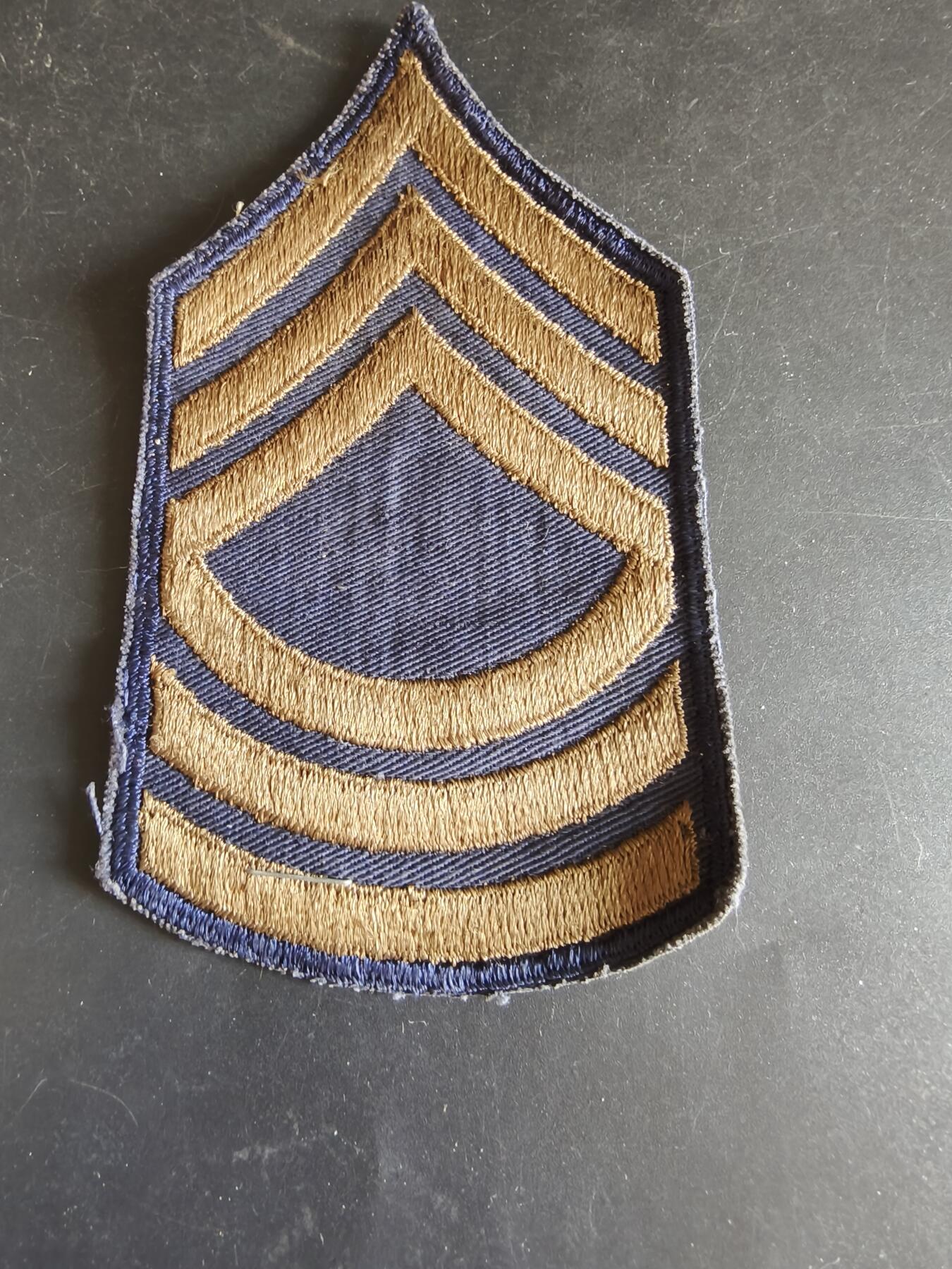 老王徽章第172期 美国陆军一级军士长V行臂章