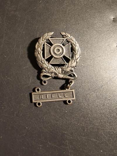老王徽章第172期 - 美国陆军神射手技能章     步枪勋条     二战时期横针版