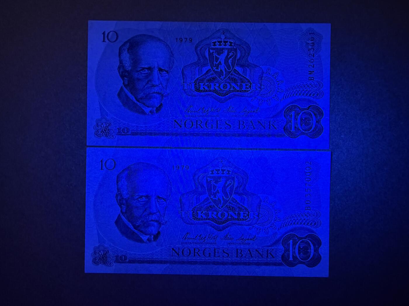 《艾美收藏》第226期-12.28周日外币精品场-蛇年收官 挪威10克朗2张 UNC 1979年 挪威极地探险家南森 全程无4