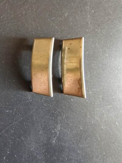 老王徽章第172期 - 美国陆军中尉金属军衔一组     二战时期横针版    梅耶厂