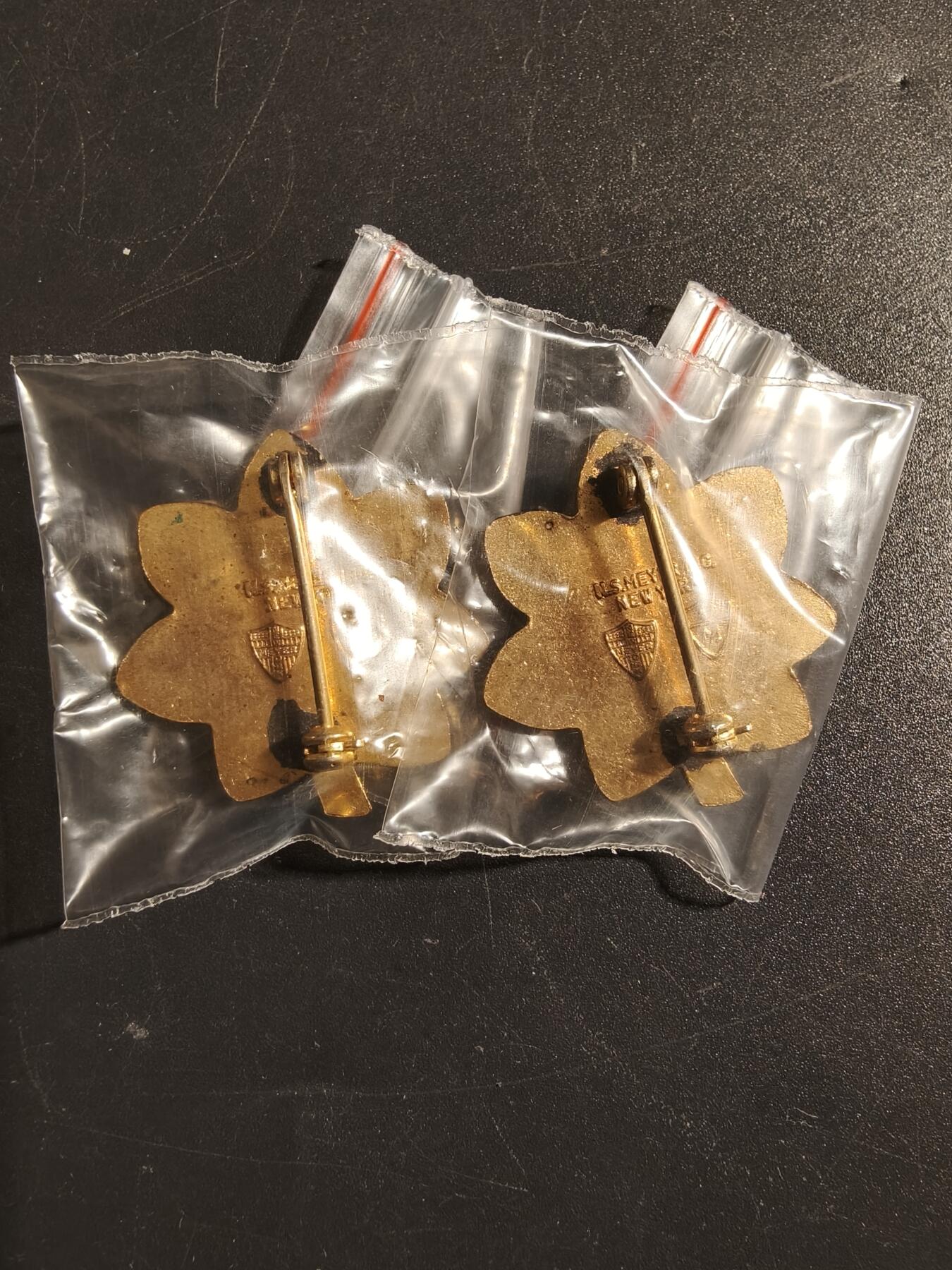 老王徽章第172期 美国少校军衔配饰一组    二战时期横针版    带厂标