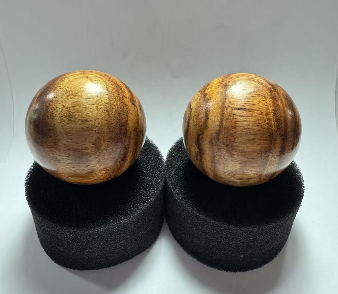 零元拍：  海南黄花梨大手球一对，尺寸：50MM