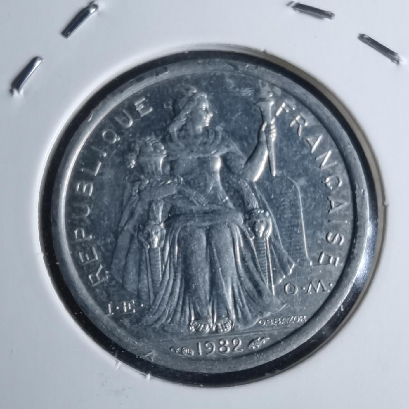 沼泽如烟--第947场 法属波利尼西亚1982年1法郎