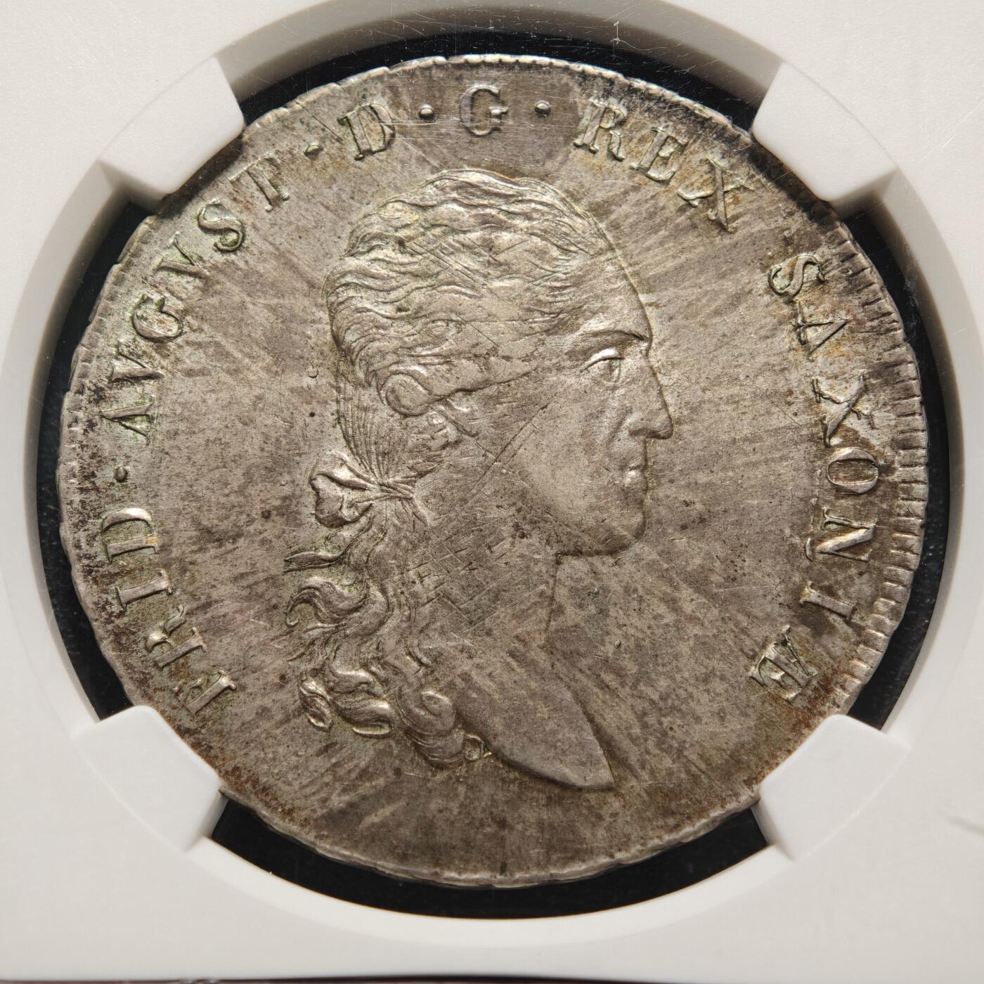 【德藏】世界币章拍卖第159期(元旦专场拍卖) 1811年 德国萨克森奥古斯特泰勒银币 NGC AU55 正面是萨克森国王弗里德里希·奥古斯特一世戎装右侧面肖像，背面是萨克森盾徽。原味五彩包浆，减重痕明显，珍惜品种，值得收藏！