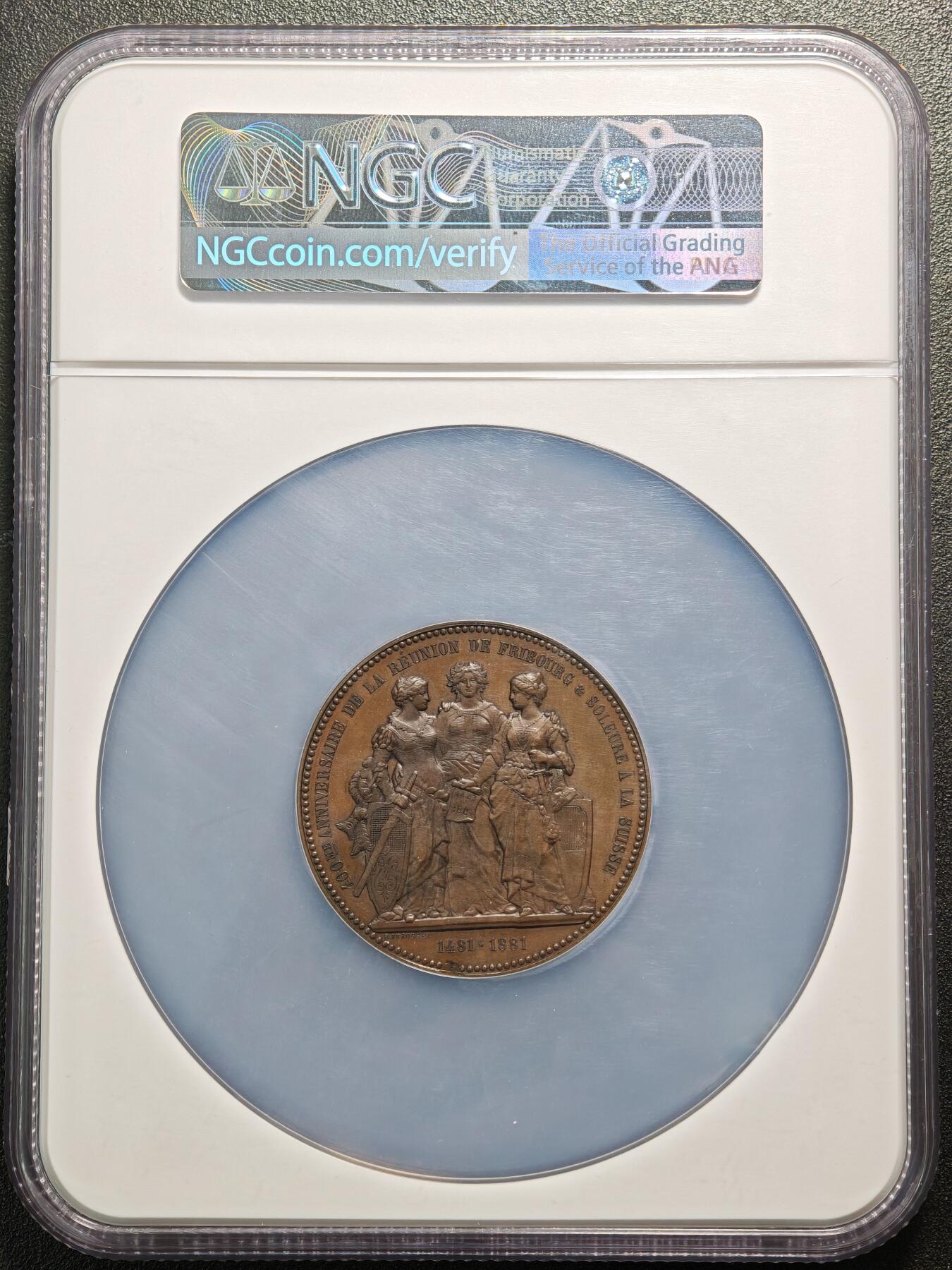【德藏】世界币章拍卖第159期(元旦专场拍卖) 1881年 瑞士弗莱堡和索洛图恩与瑞士联邦400周年纪念三女神大铜章 NGC MS63BN 包浆温润 人物刻画传神