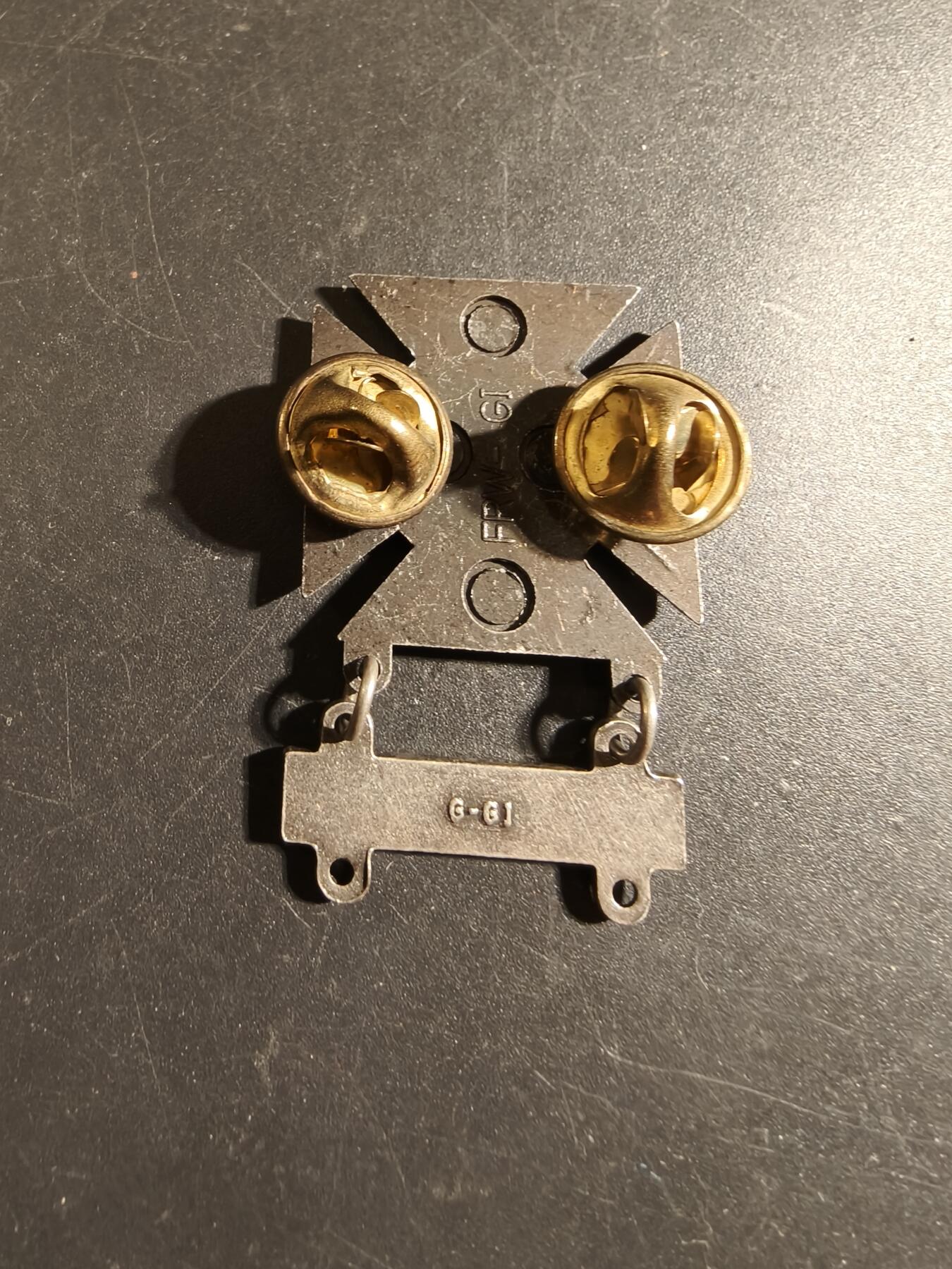 老王徽章第172期 美国陆军神射手技能章     手榴弹勋条    带厂标   