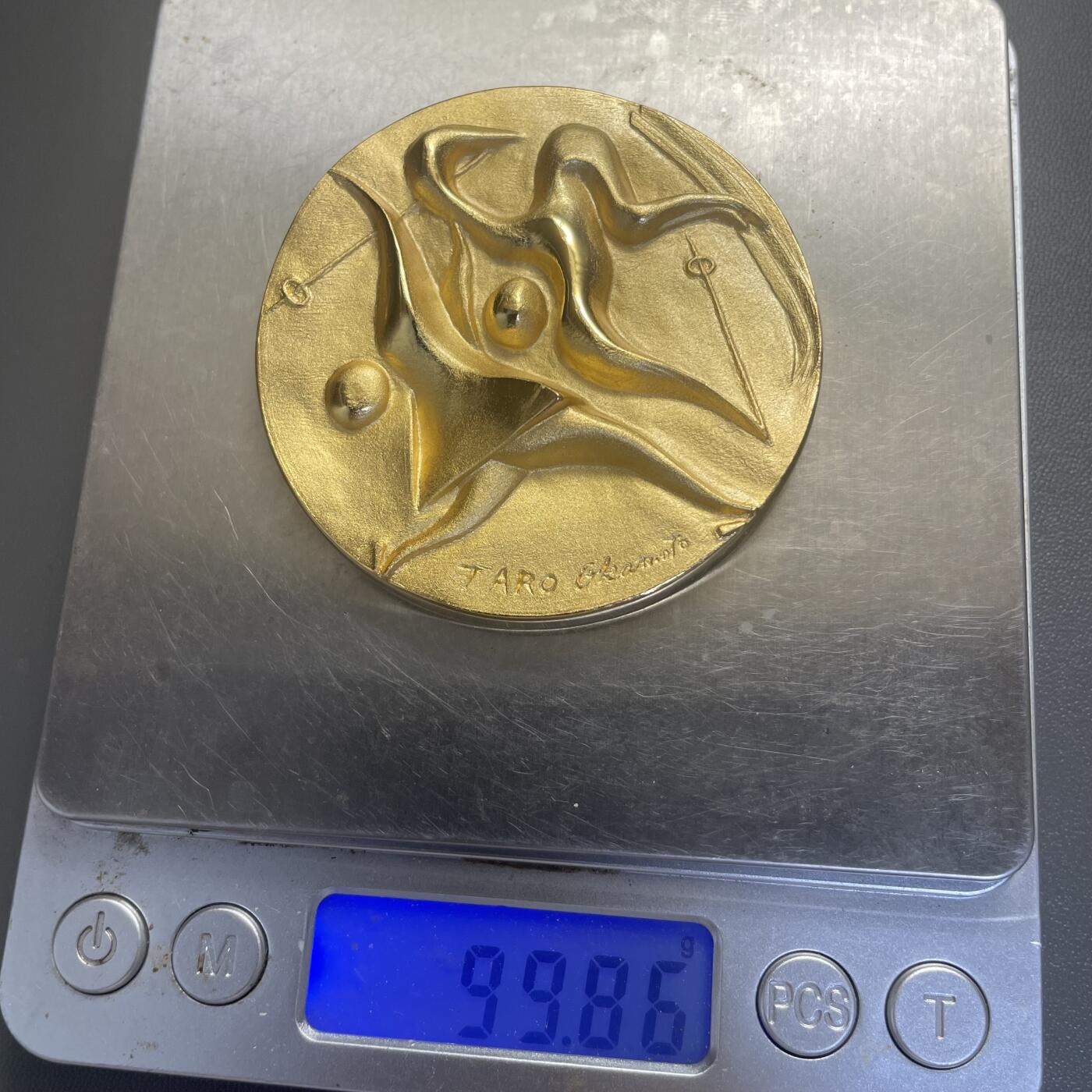 回流1228 原盒1972年第11届札幌冬奥会纪念章 日本著名前卫艺术家冈本太郎设计。