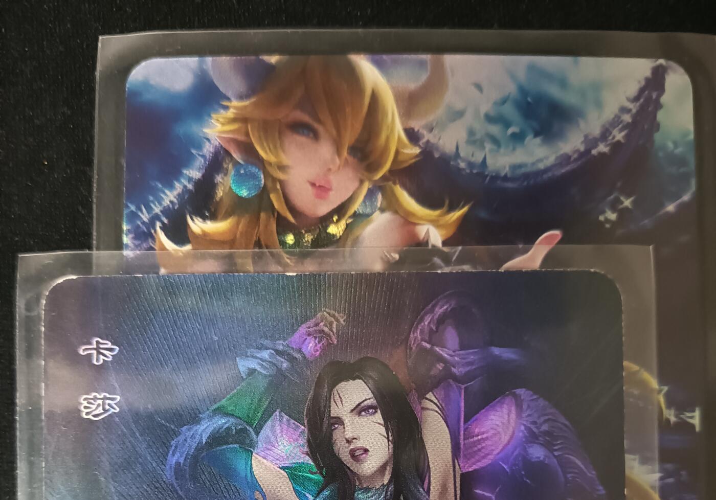 花开卡拍第53期（12月28号周日截拍，品控勿拍!!!拍品不寄存，运费5元，自制卡难免瑕疵，可能存在轻微撞角爆边等出厂瑕疵，品控介意勿拍！） 动漫美少女 2张 彩闪