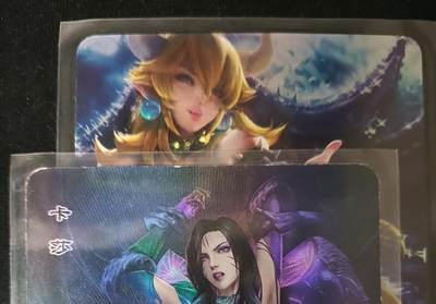 花开卡拍第53期（12月28号周日截拍，品控勿拍!!!拍品不寄存，运费5元，自制卡难免瑕疵，可能存在轻微撞角爆边等出厂瑕疵，品控介意勿拍！） - 动漫美少女 2张 彩闪