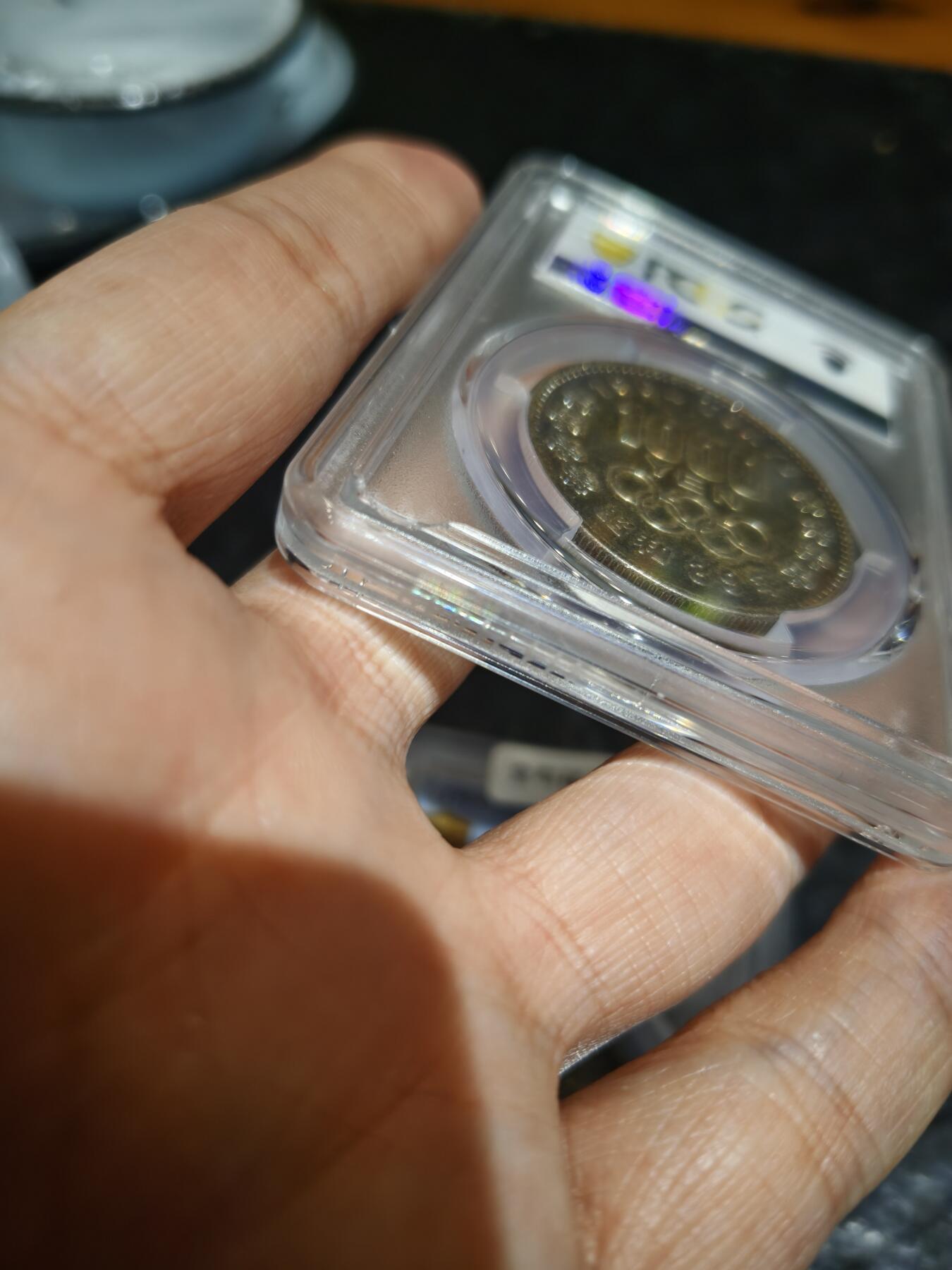 老银币专场（本场三位宝主提供） 日本奥运银币，pc评级64分（盒有磕）