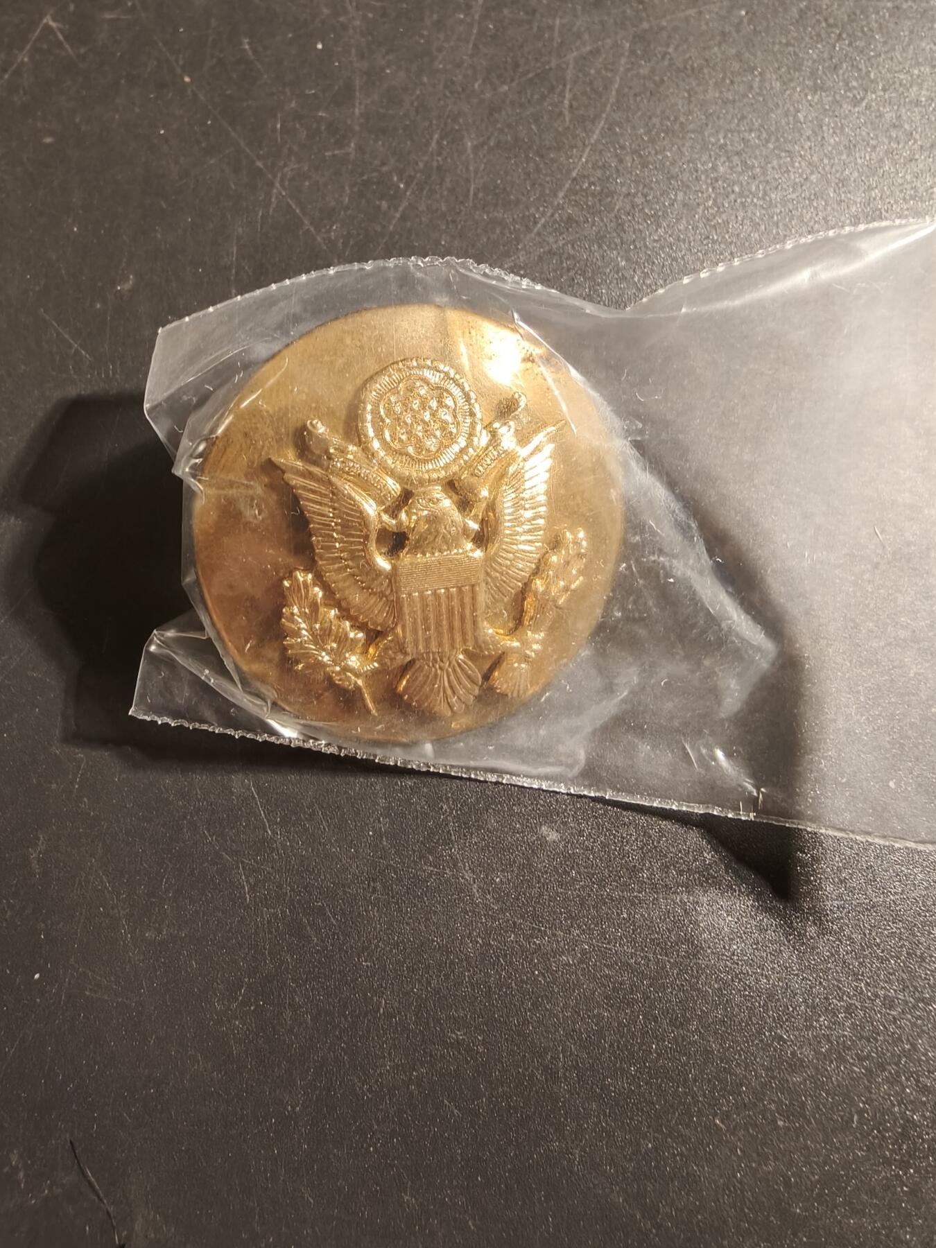 老王徽章第172期 美国陆军大檐帽帽徽