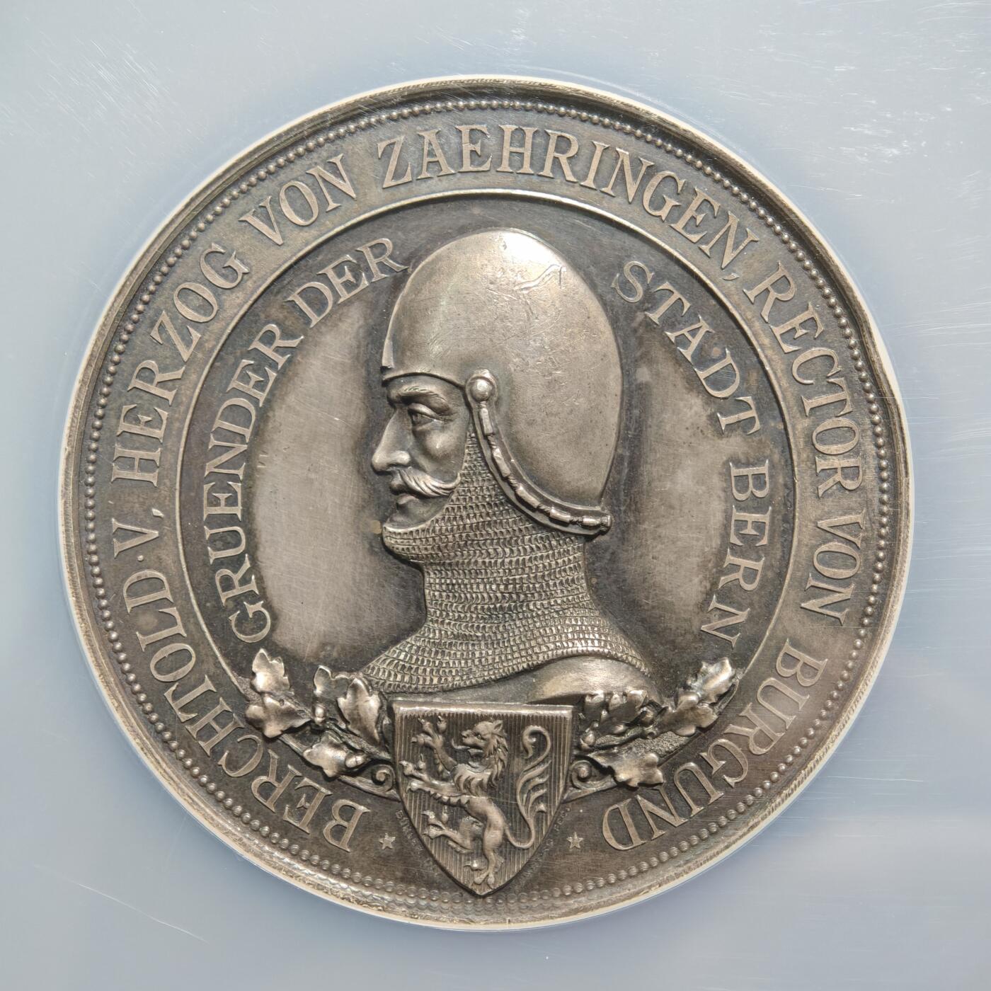 【德藏】世界币章拍卖第159期(元旦专场拍卖) 1891年 瑞士伯尔尼建城700周年纪念大银章，直径50毫米，NGC MS62 正面是骑士头盔像和伯尔尼市盾徽，背面是伯尔尼城市纹章和重要的历史发展年代。雕刻精美，包浆醇厚，品相完好