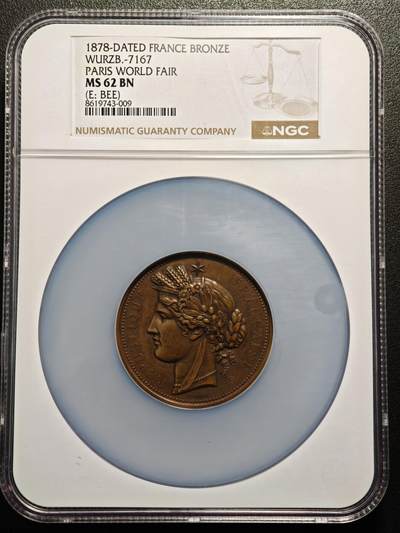 【德藏】世界币章拍卖第159期(元旦专场拍卖) - 1878年 法国巴黎世界博览会纪念女神约50mm大铜章 NGC MS62BN 亚军分 包浆温润 细节刻画细致