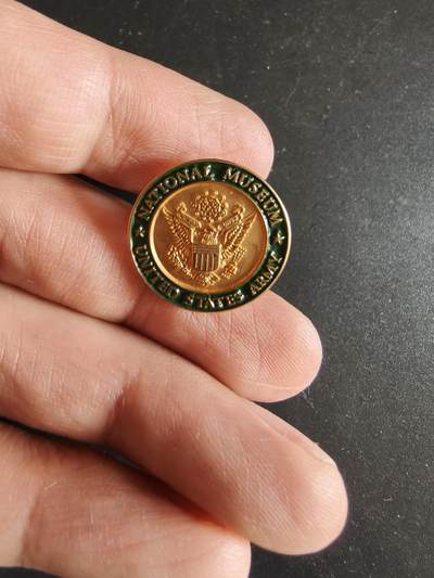 老王徽章第172期 - 美国陆军国家博物馆证章    铜质珐琅