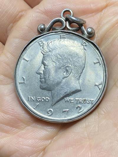 2025年第一百四十三场(总第一百六十九场）外国好品散币场(免佣金) - 好品带吊坠外框–美国🇺🇸1972年1/2美元(肯尼迪1/2元第三版，无标版)