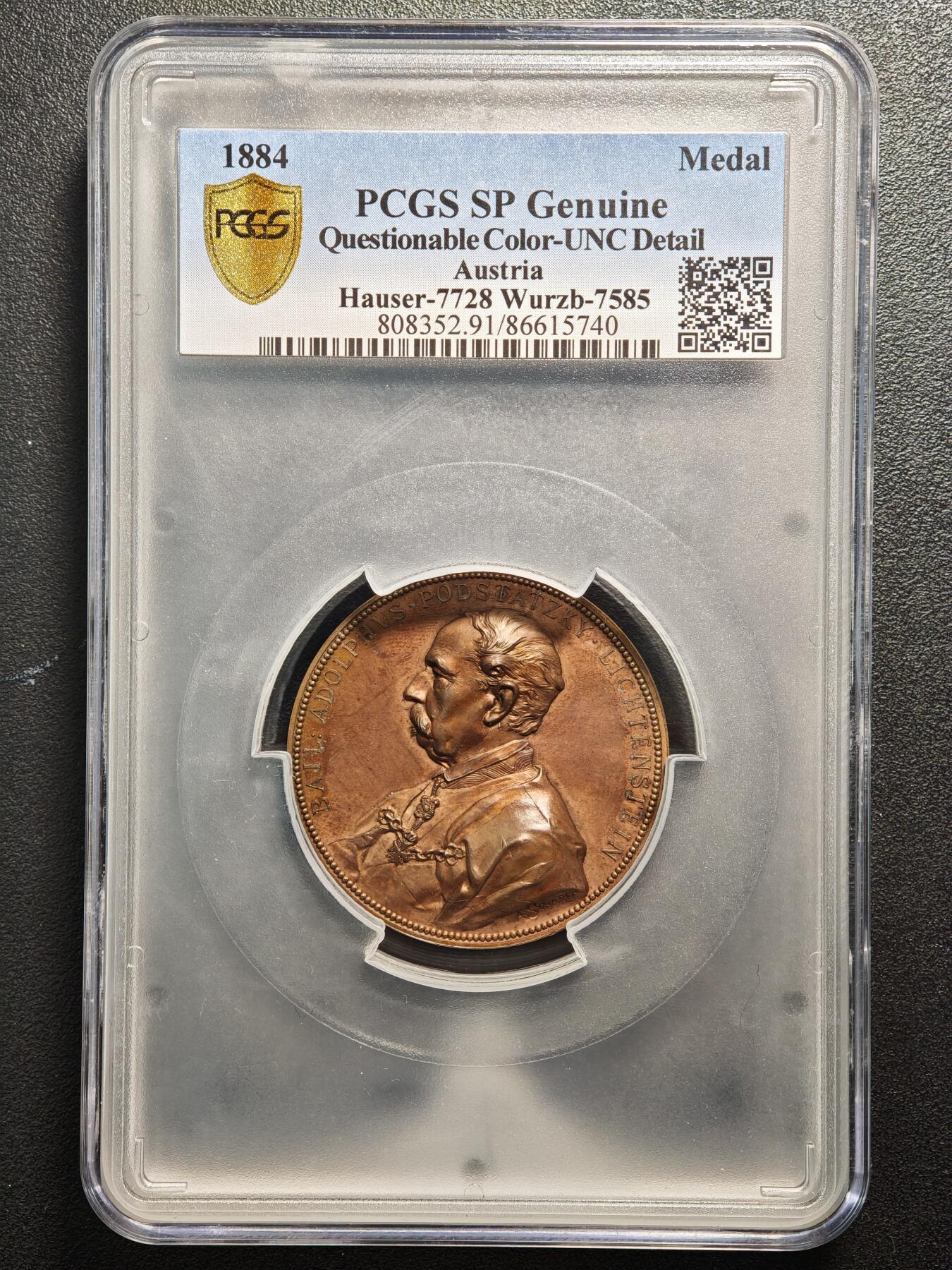 【德藏】世界币章拍卖第159期(元旦专场拍卖) 1884年 奥地利纪念马耳他骑士团骑士兼大团长大铜章，直径49毫米，重量59.83克，PCGS UNC 正面是阿道夫·波达茨基身穿骑士团制服、佩戴勋章的左侧面肖像，背面是双狮护卫着盾徽和皇冠的图案。双狮设计特别漂亮，是奥地利章牌大师安东·沙夫的作品，铜质精良，品相完好，早期PCGS低评，稀少品种