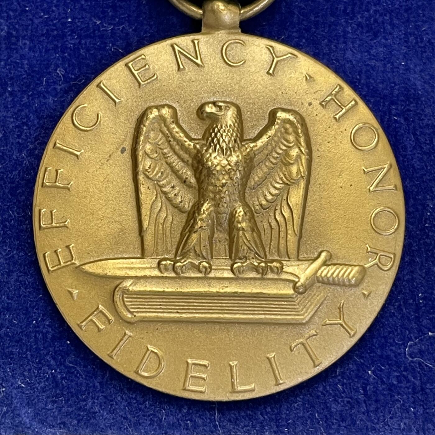回流1228 美国空军良好行为奖章（Air Force Good Conduct Medal），是美国空军授予现役士兵的经典军事荣誉奖章 