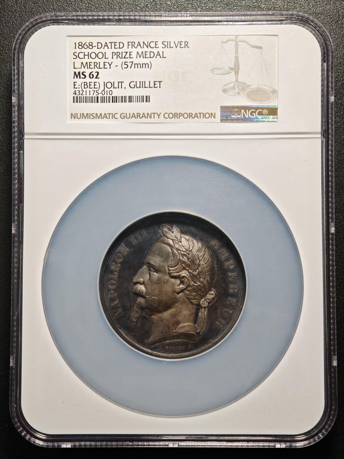 【德藏】世界币章拍卖第159期(元旦专场拍卖) 1868年 法国拿破仑三世学院纪念大银章，直径57毫米，NGC MS62 正面是法国拿破仑三世头像，背面是授奖铭文。五彩包浆，品相完好，保存完整，少见品种