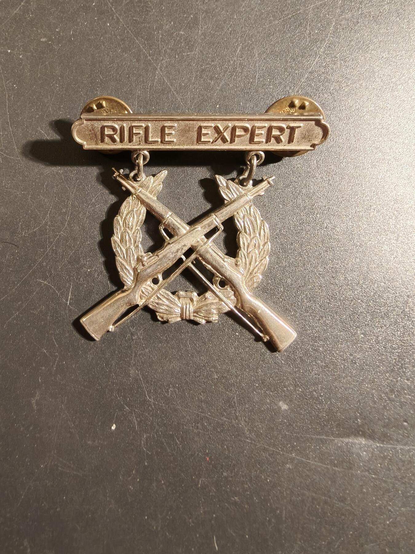 老王徽章第172期 美国海军陆战队神射手技能章    带步枪专家勋条    带厂标