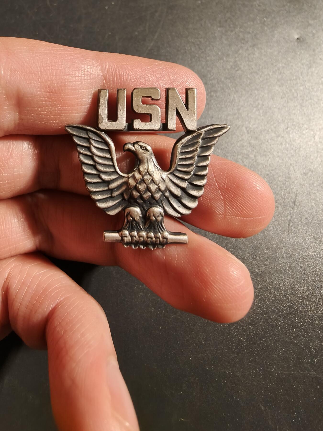 老王徽章第172期 美国海军士官帽徽     包银材质