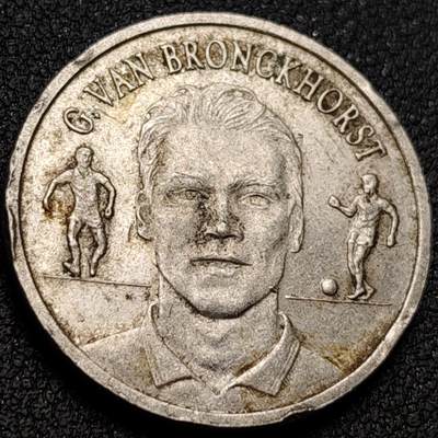 泉币菌-第156场-精品福利场 - 1998年世界杯荷兰前锋 范布隆克霍斯特 纪念章 27mm 纪念章收藏