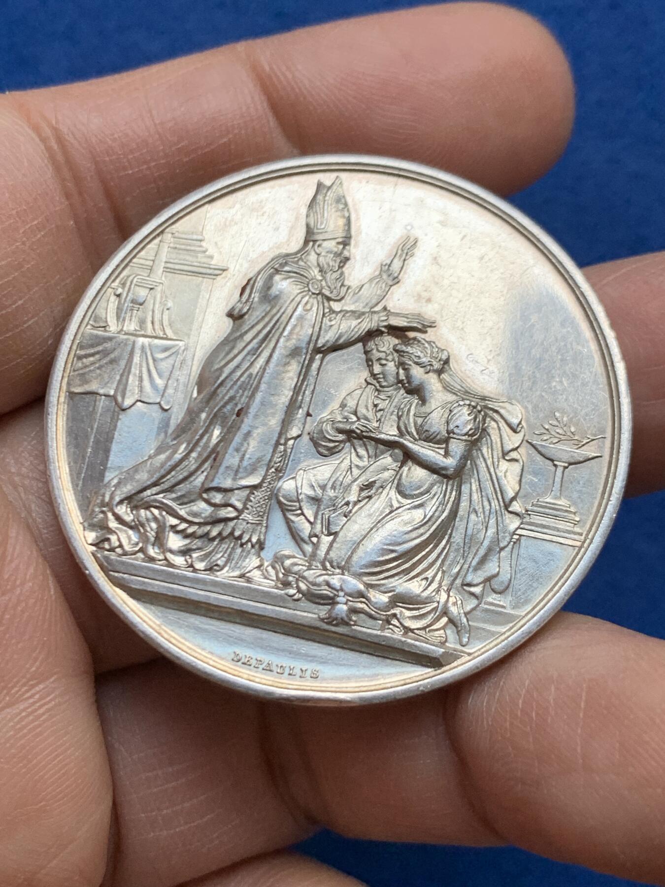 《竞宝斋》第452场 周日，周一 2场连拍 （全场包邮，欢迎送拍） 法国1895年结婚纪念银章 大版 41.2MM 31.5g 丰饶角银标边铭