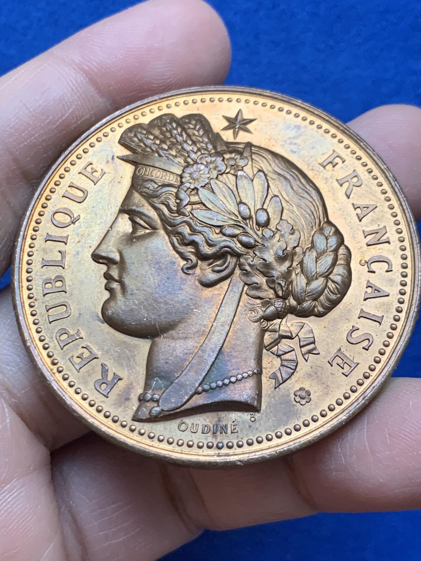 《竞宝斋》第452场 周日，周一 2场连拍 （全场包邮，欢迎送拍） 法国南希射击俱乐部镀金铜章 59.3克 50.5mm丰饶角铜标