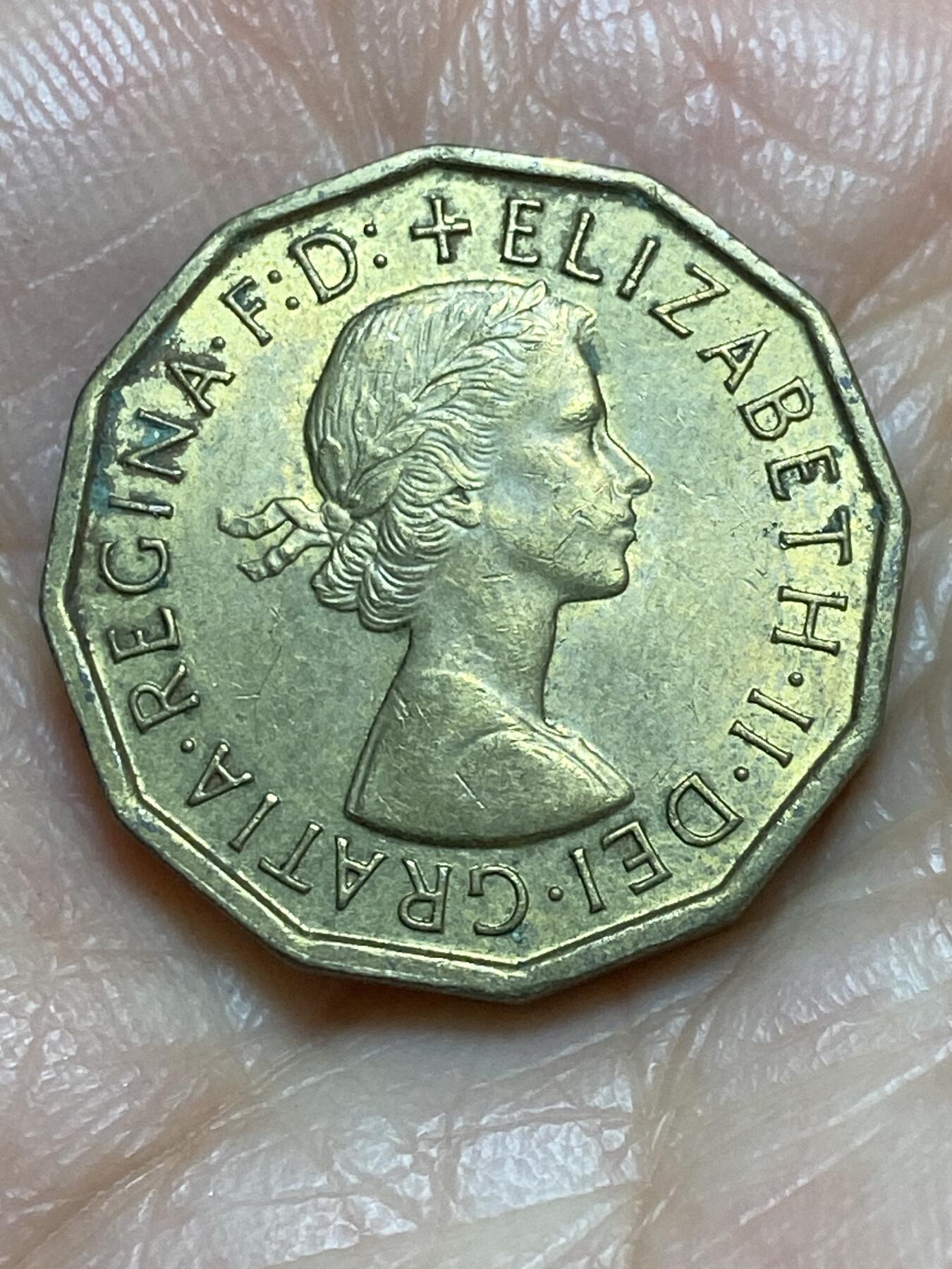 2026年第一场(总第一百七十场）外国好品散币场(免佣金) 英国🇬🇧1967年3便士(伊丽莎白二世青年桂冠第二版，普制币关门年)