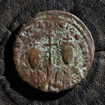 【良泉】第45期【直播场】1月15日晚19.30点开拍！ 208组，西方古代钱币、丝路古珠杂项专场 - 公元913-919年【拜占庭】君士坦丁七世和其母“摄政太后——佐伊”铜币，6.12克